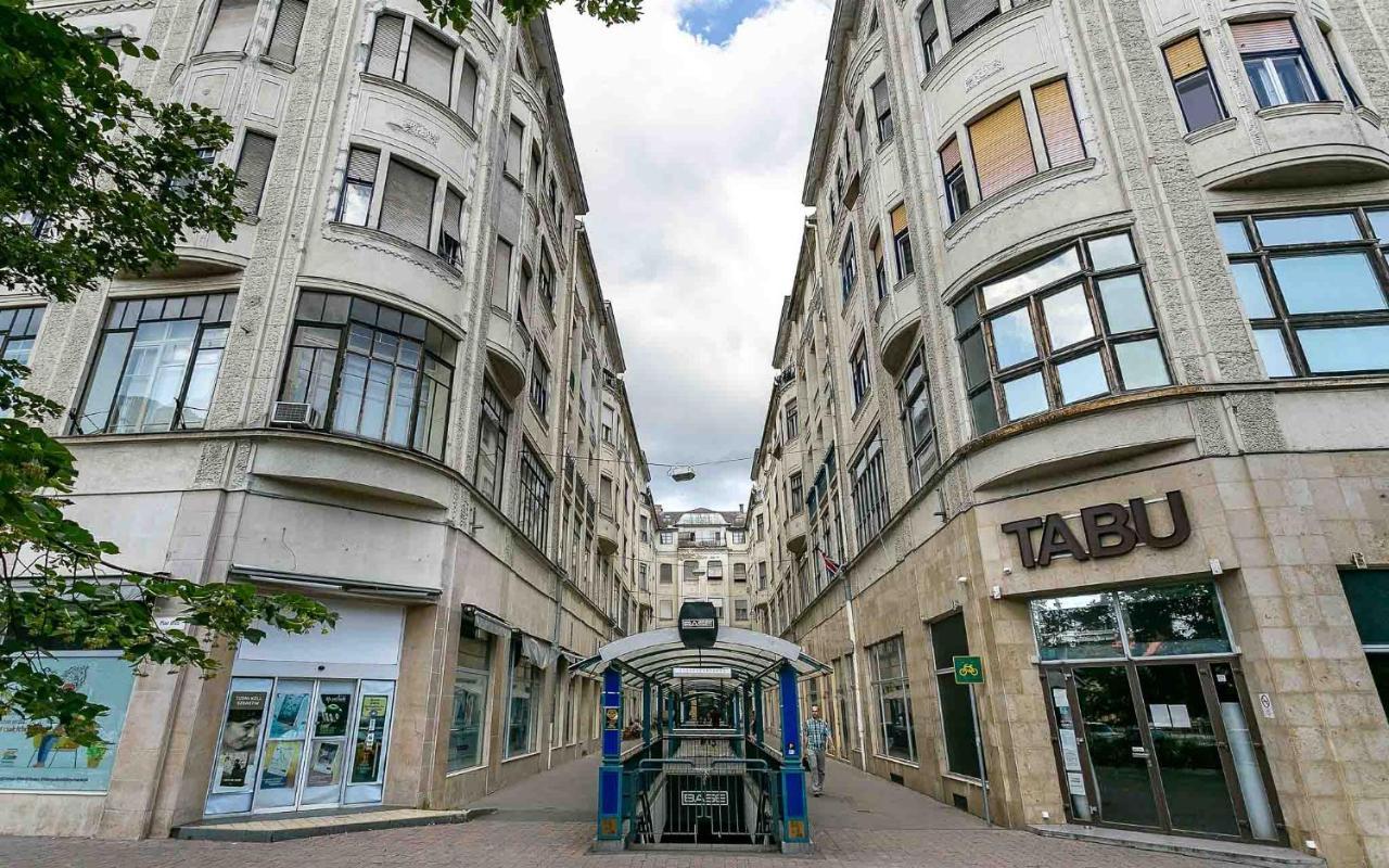 Catalog Boutique Rooms Debrecen Exterior foto